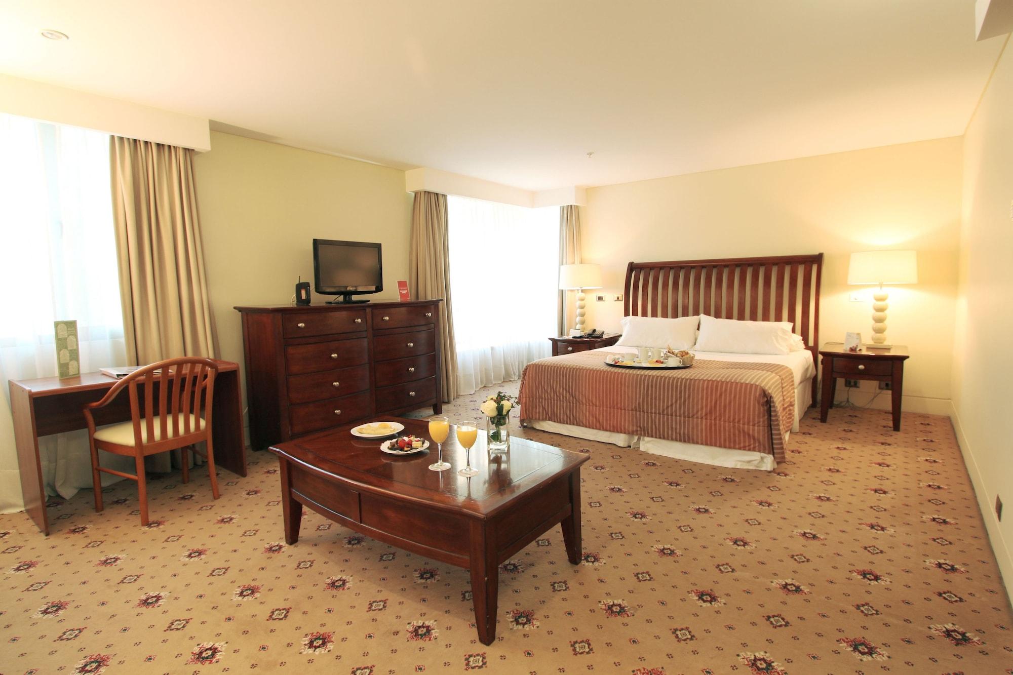 Hotel Torremayor Lyon Сантяго Екстериор снимка