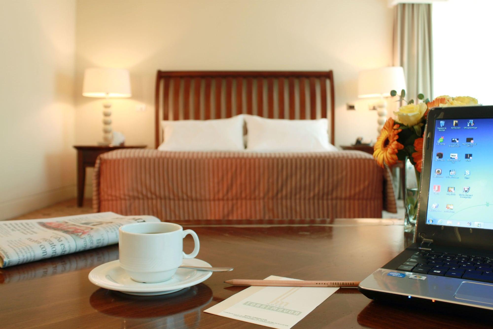 Hotel Torremayor Lyon Сантяго Екстериор снимка
