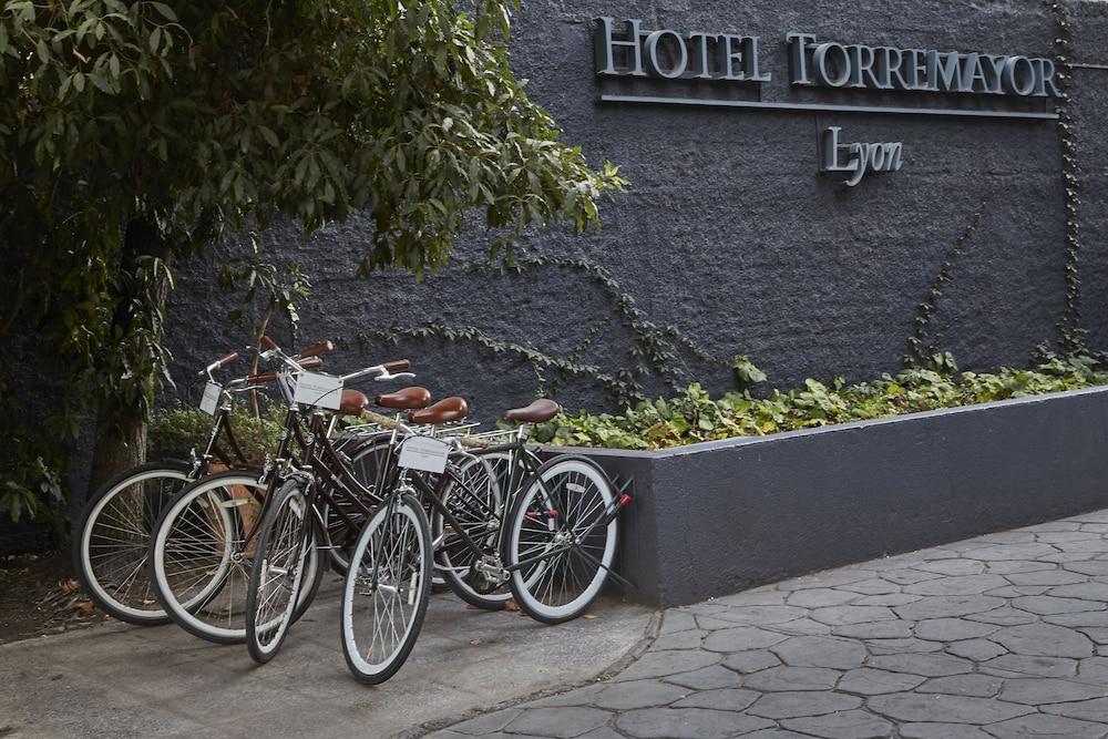 Hotel Torremayor Lyon Сантяго Екстериор снимка