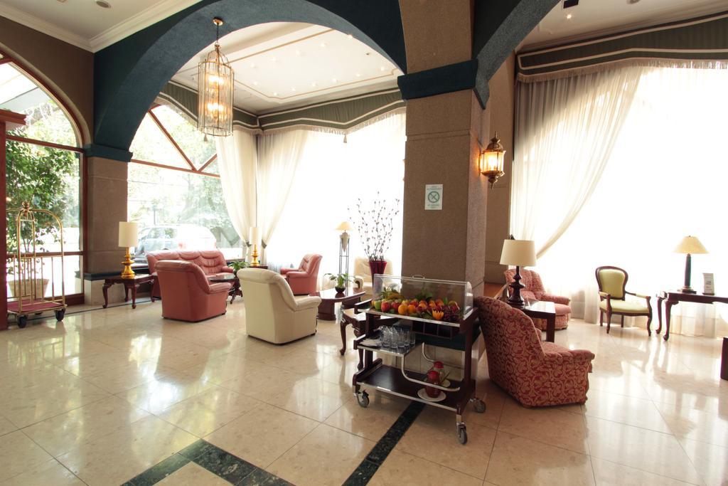 Hotel Torremayor Lyon Сантяго Екстериор снимка