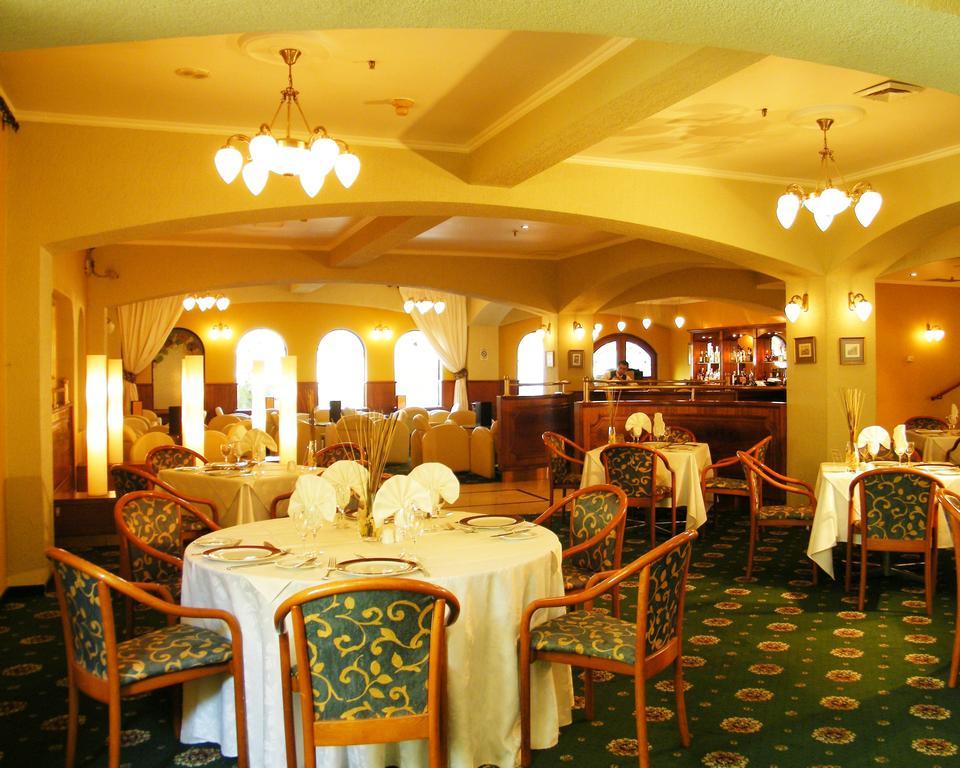 Hotel Torremayor Lyon Сантяго Екстериор снимка