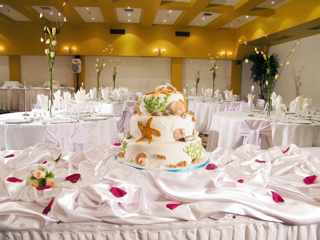Hotel Torremayor Lyon Сантяго Екстериор снимка