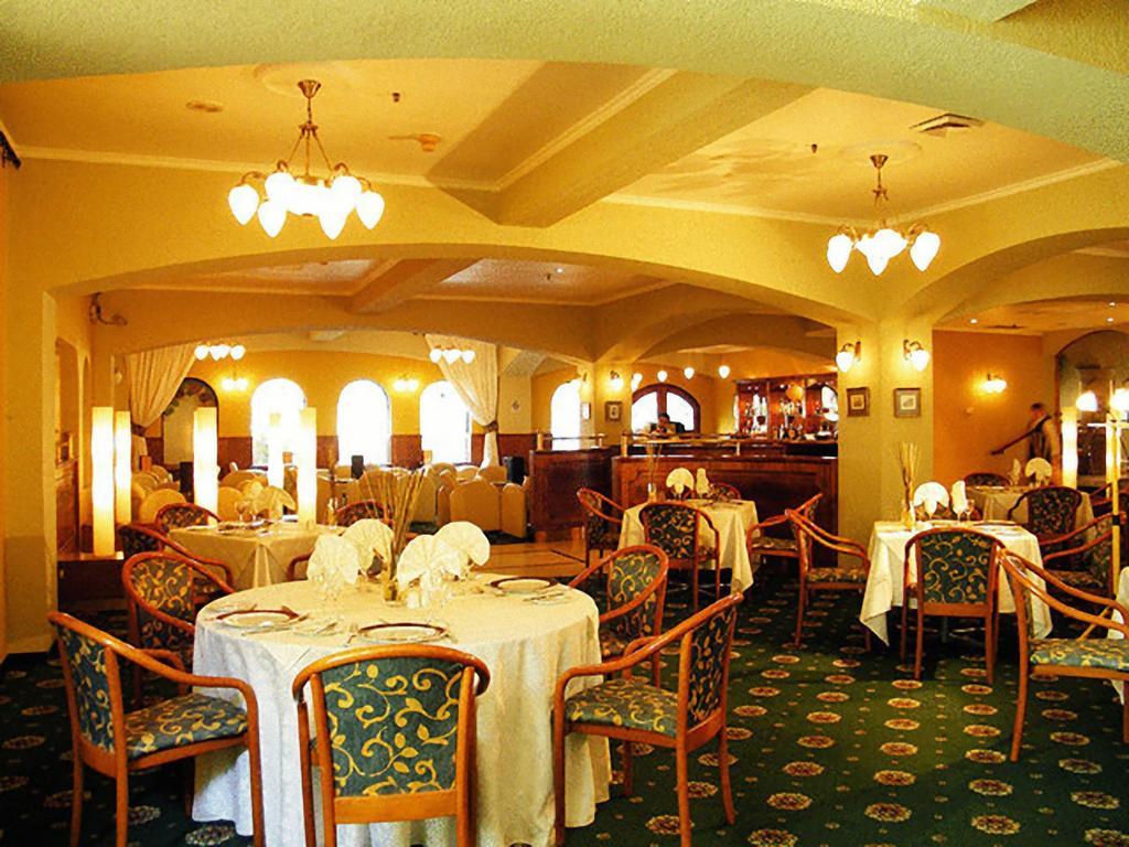 Hotel Torremayor Lyon Сантяго Екстериор снимка