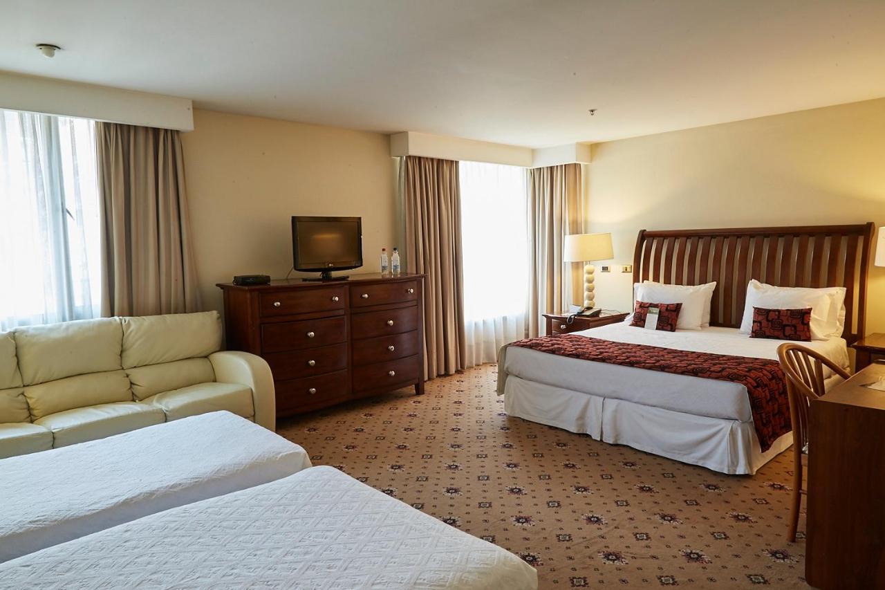 Hotel Torremayor Lyon Сантяго Екстериор снимка