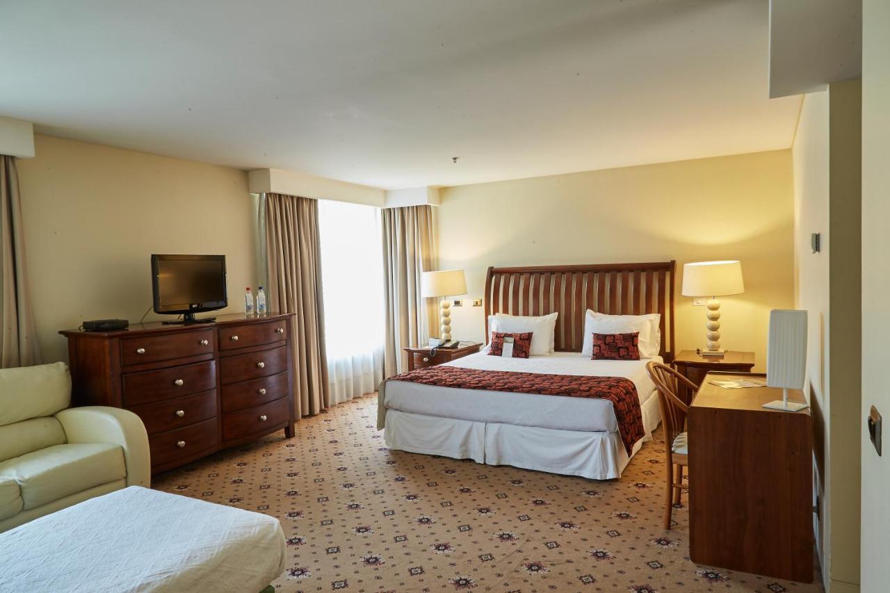 Hotel Torremayor Lyon Сантяго Екстериор снимка