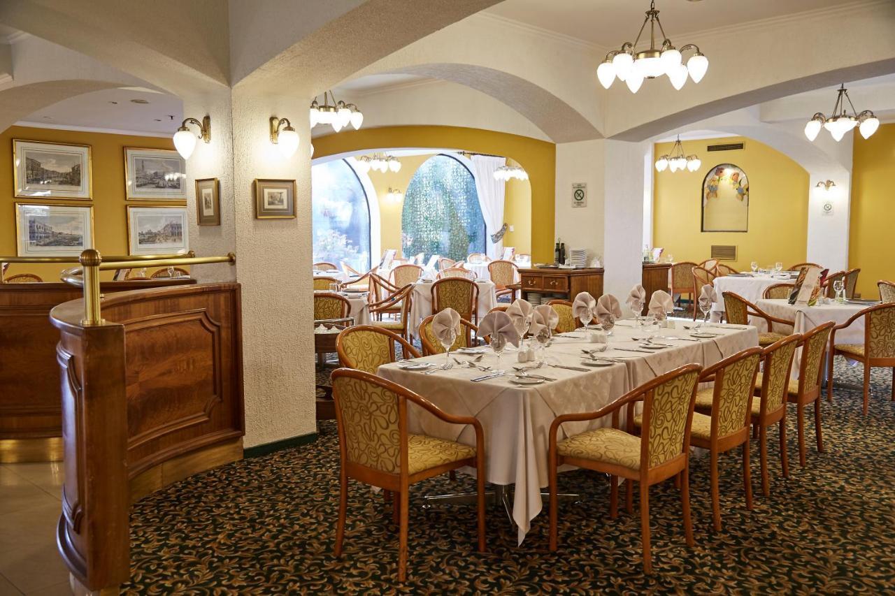 Hotel Torremayor Lyon Сантяго Екстериор снимка